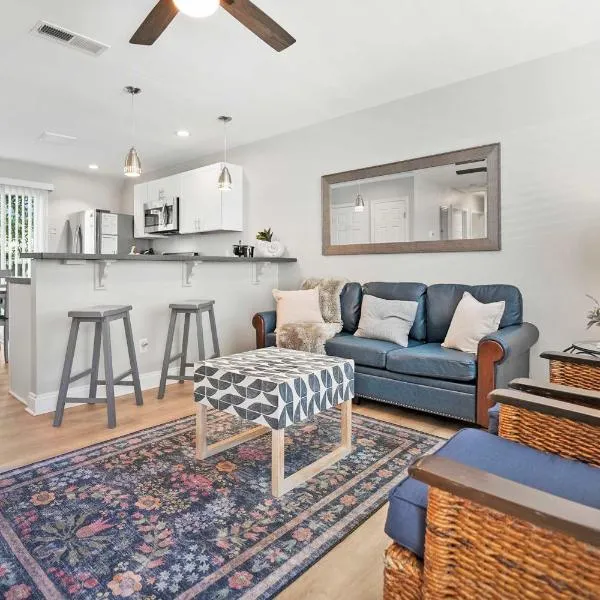 Secret Cottage 10 min to DT Dogs OK BBQ Parking, hotel u gradu Sent Augustin