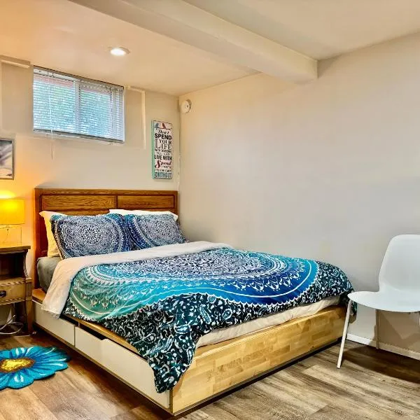 Cozy Private Room with Shared Bathroom on the 1st Floor - Conveniently Located near SeaTac Airport and Downtown, khách sạn ở Seattle