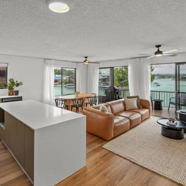 Ali's Waterfront Escape - Relaxing Getaway, Near Kirra Beach, hotel in Tweed Heads