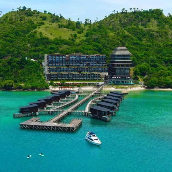 Katamaran Hotel & Resort Komodo, hotel v destinaci Labuan Bajo