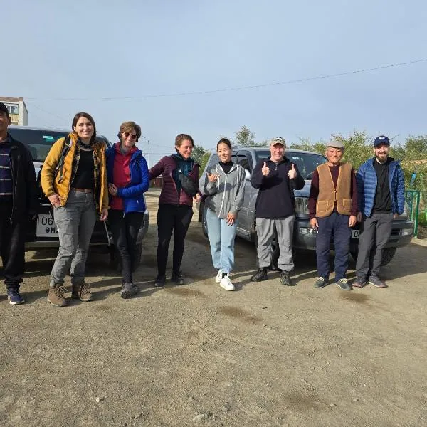 BEE HAPPY Hostel, hôtel à Dalandzadgad