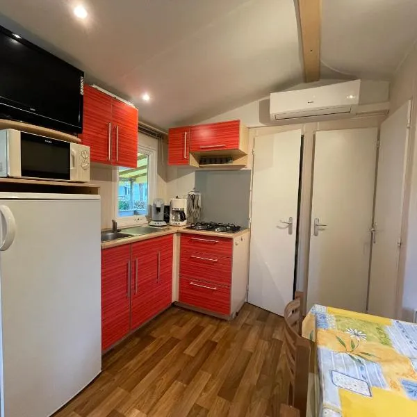 Bungalow N52 - 6 personnes au calme - Camping Le Ried Boofzheim, hotel u gradu 'Boofzheim'