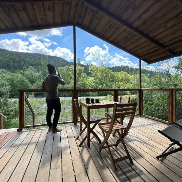 Camping L'Ondine de Provence, hotel La Motte-Chalançon városában