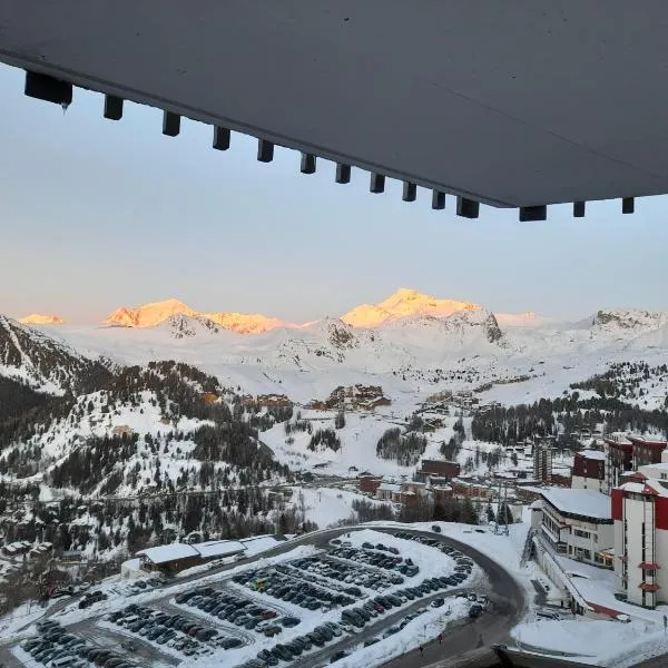 Appartement 4 personnes dans le mythique Paquebot des Neiges à La Plagne, hotel en Aime La Plagne