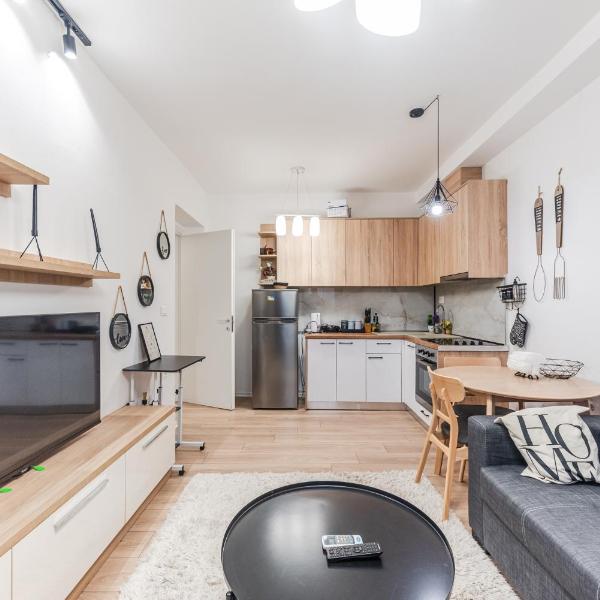 Noir Apartment by Kondo Stays, Tirana