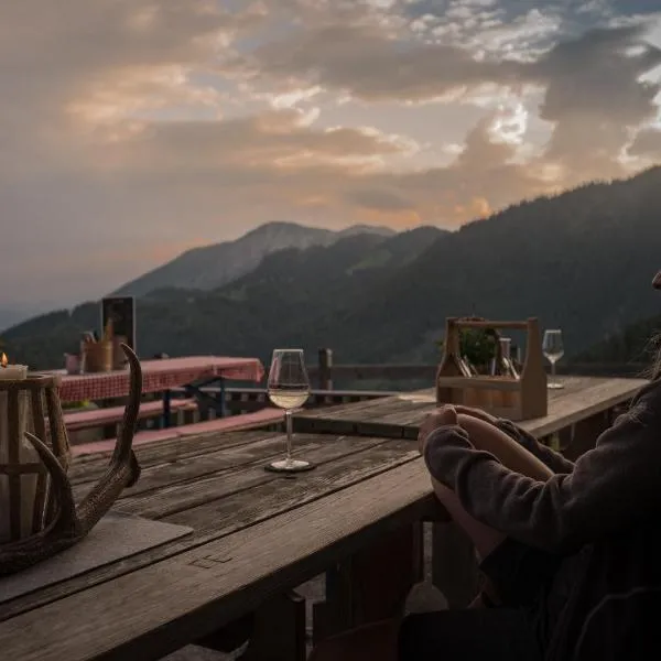 BuchackerAlm -1,5h panoramic walk, hotel v destinaci Angerberg