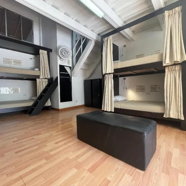 Hostal Lleras Calle 8, hotel v destinaci Medellín