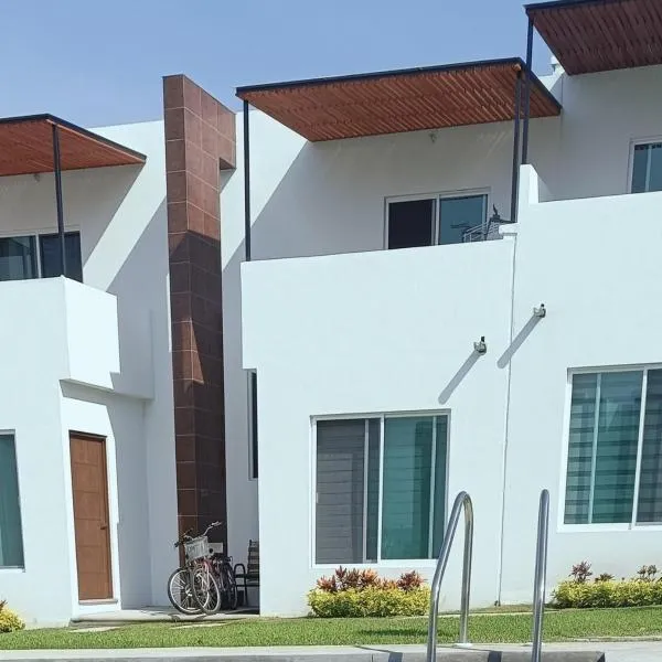 Excelente Casa Familiar con Alberca, hotel in Jiutepec