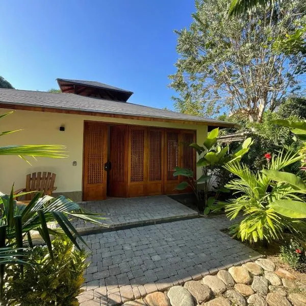 Private Vila & Pool - Tropical Gardens - Starlink Internet, hotell sihtkohas Palomino