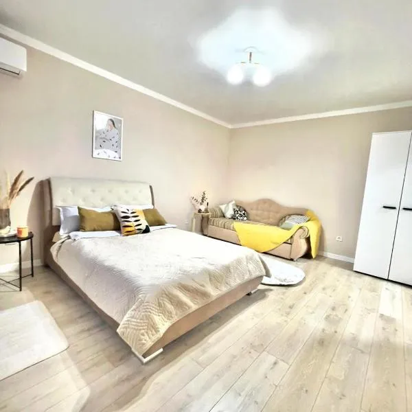 Уютная 1 ком кв рн магазина Жаксы, hotel in Kokshetau