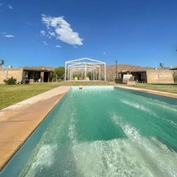 Cabañas Abril，位于Zonda的酒店