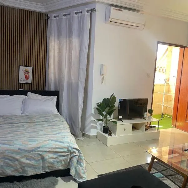 Cheb's House, hotel in Abidjan