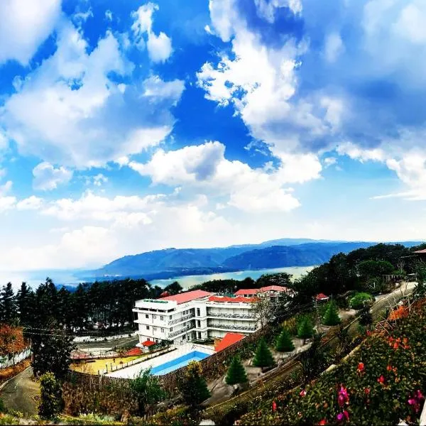La Nicholas Lake View by Summit Hotels, hotel em Mawlyngkhung