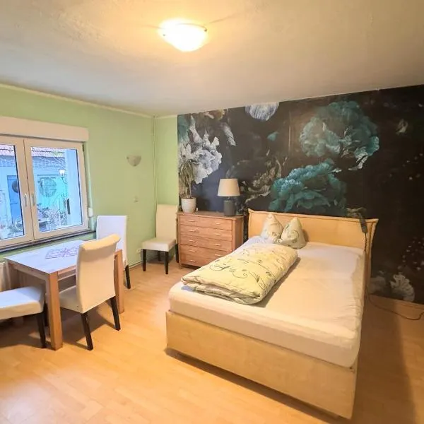 Farm Privatzimmer Reni Gemeinschaftsbad Free WiFi Naturgarten, ξενοδοχείο σε Hausbreitenbach