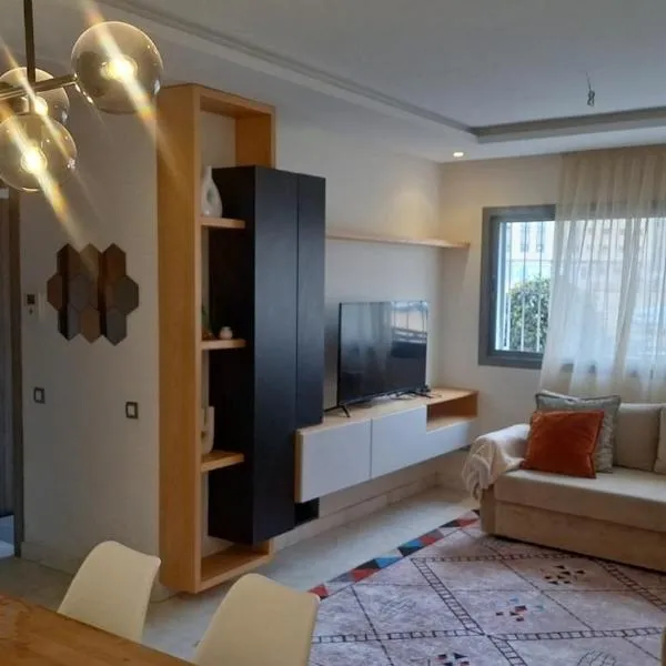 Bel appartement familial résidence sécurisée, hotel in Casablanca