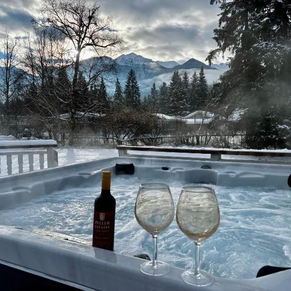 Amazing Views, Northern Lights, Stargazing Entire Guest Suite in Golden, BC Canada, hotel in Golden