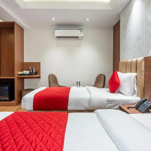 Hotel Grand Aavaas- Traveller's Choice Award Winner 2025, hotel in New Delhi