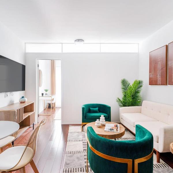 444-4F newly furnished Elv 1BR Hells kitchen, Nowy Jork