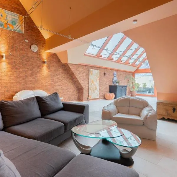 Sonnendurchflutetes 215qm Loft für 6 Personen, hotel em Nurembergue