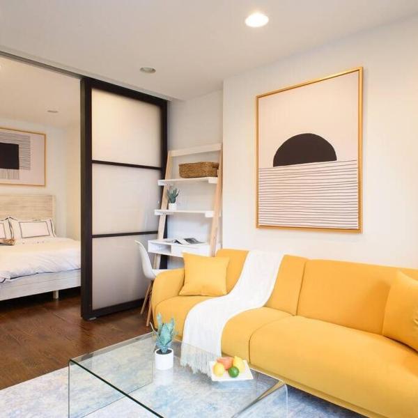 69-5A Celebrate the Season Modern Lower East Side 1BR Apt, New York