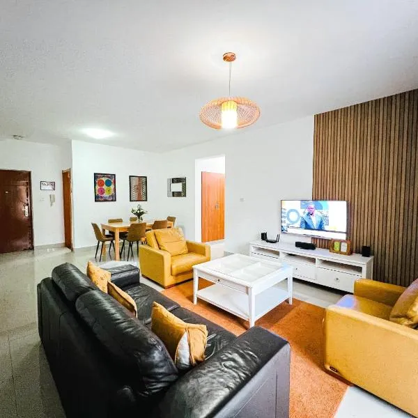 3 Bed Apartment - Sleeps 6 - Free Parking: Luanda şehrinde bir otel