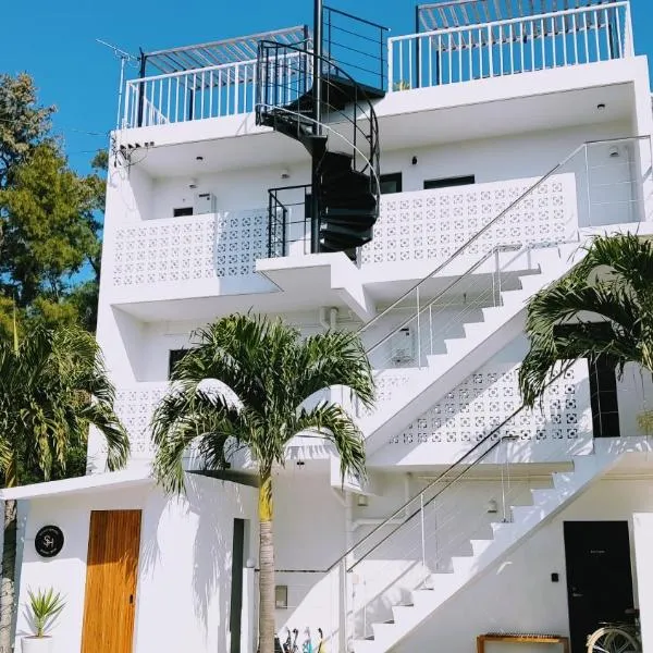 Stäy Hotel, hotel in Nago