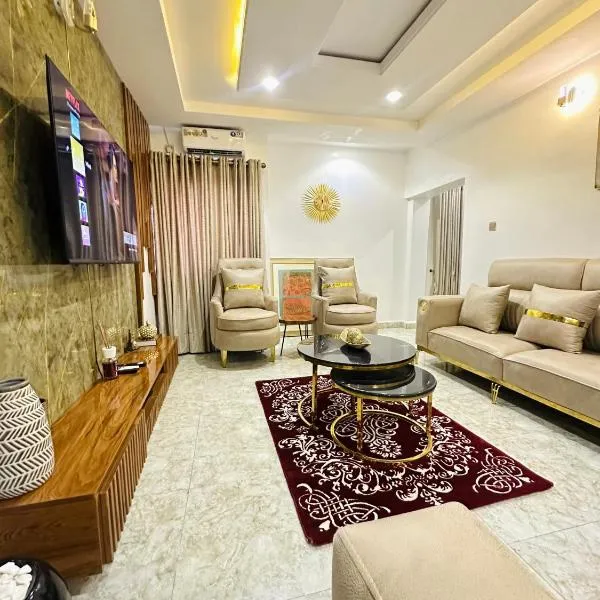 Glamorous 2 Bedroom at Wuse 2 Abuja with 24hr Power WIFI NETFLIX, hotel v mestu Abuja