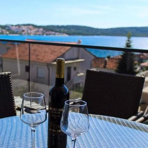 Apartmani Manuela, ξενοδοχείο σε Okrug Gornji