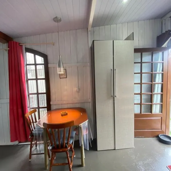 Mini Loft A no Ribeirão da Ilha, hotel v destinaci Florianópolis