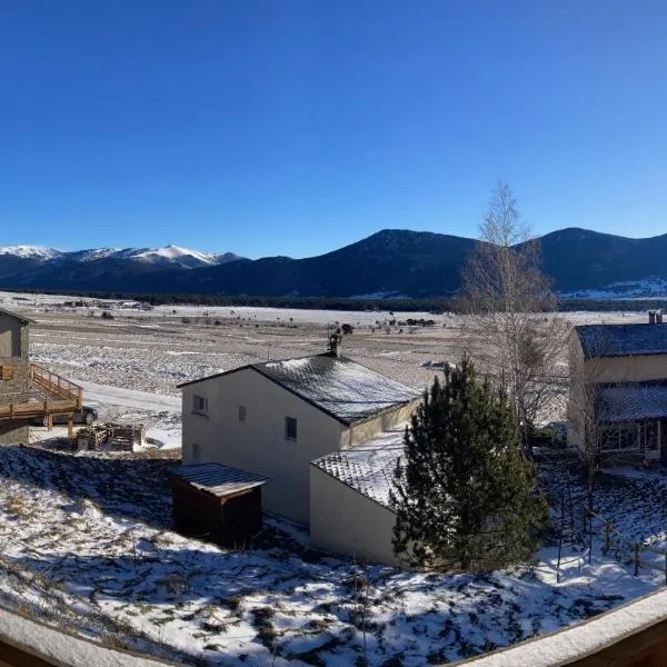 appartement avec vue sur le lac et les montagnes, hotel v destinaci Les Angles