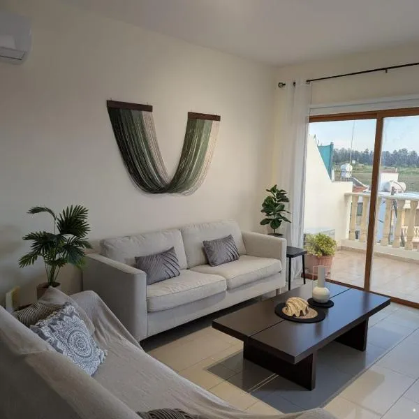 Marlen's Place near Paphos Airport, hotell i Pafos stad