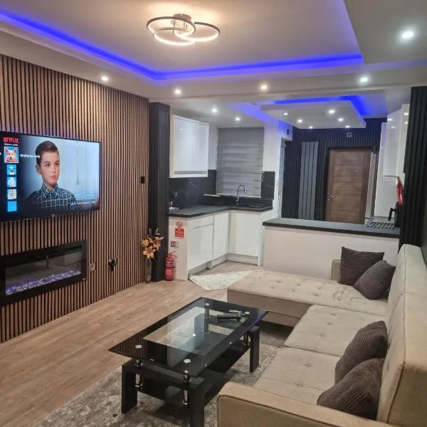 Uniq 3 Bedroom House in central Watford ,15min to London Euston , close to Harry Potter, hotel in Watford