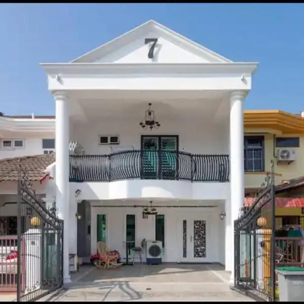 Luxury Villa, hotel in Ayer Keroh