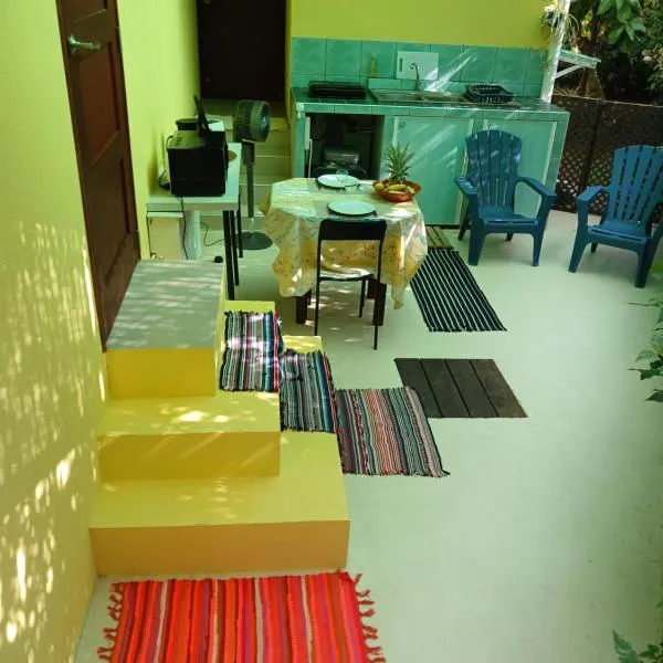 Le papayer, hotel in Afareaitu