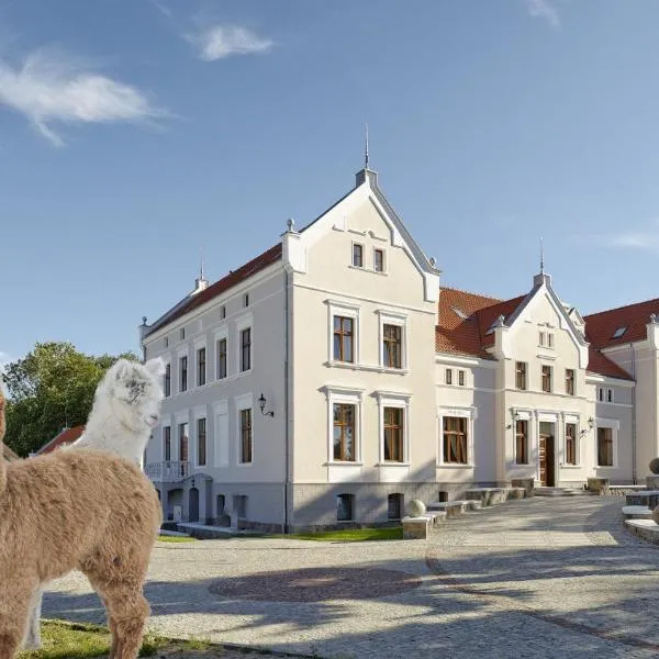 Palac Mortegi Hotel & SPA- Restauracja Szlachecka, SPA, Basen, Sauny, Jazda Konna, Mini Zoo- Luksus, Relaks i Przyroda w jednym!, hotel v destinaci Lubawa