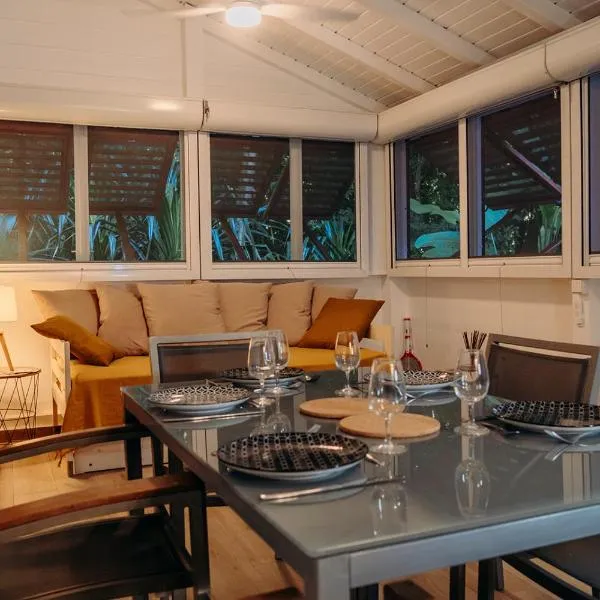 Bungalow et Duplex de Island Bay, hotel in Bouillante