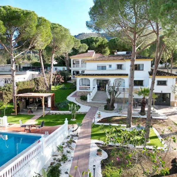 Apartamentos Dos Carneros, hotel in Alhaurín de la Torre