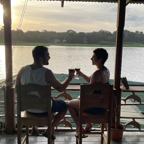 Casa Los Delfines, ξενοδοχείο σε Tortuguero