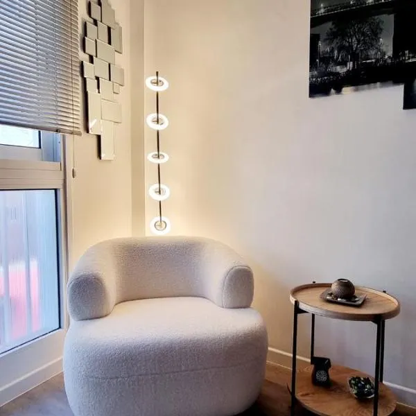 ALMAR WeGo Puerto Santiago! Habitaciones Privadas con baños compartido- Private Rooms in Shared Apartment, hotel v destinaci Puerto de Santiago