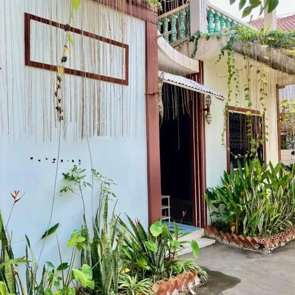 Lotus Blanc Homestay, hotel v destinaci Battambang