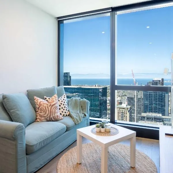 108 HighRise Condo Lake Bay View, hotel in Melbourne