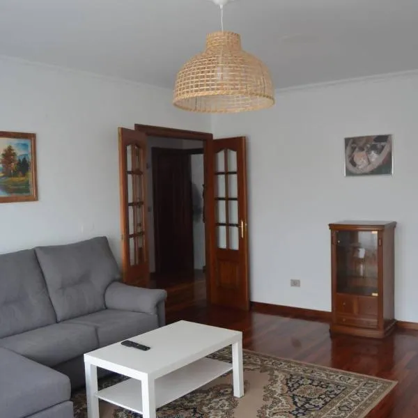 Precioso apartamento de 3 habitaciones en Cabañas, hotel di Cabañas