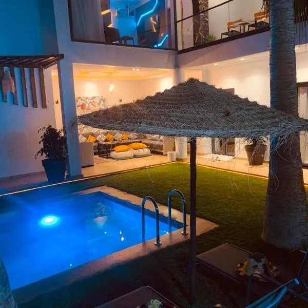 Oasis TIFNIT Villa with Pool View No vis A vis، فندق في Draïd