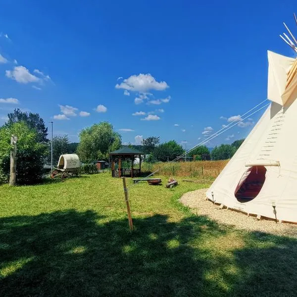 Teepee Camp Lounky, hotel Chodouny városában