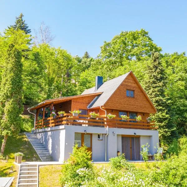 Már Várta-Lak Erdei Wellness Vendégház, hotel in Esztergom