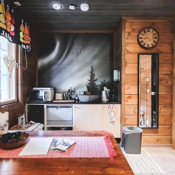 Cozy guesthouse with sauna, private entrance, hotel in Sodankylä