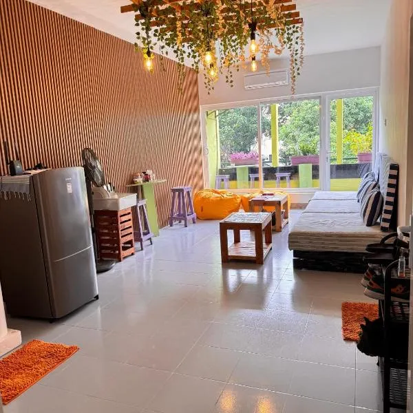 Hostel Republic at Galle Face, hotel in Colombo