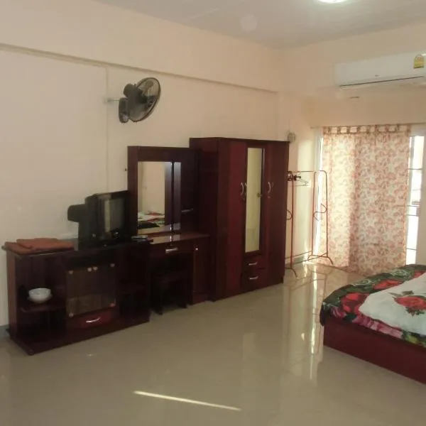 Chanaporn Place, hotel in Chiang Mai