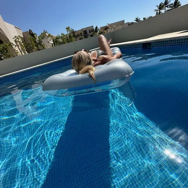 Luxury Villa with Private Pool and Lagoon view, Hotel in Salala