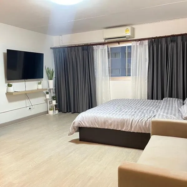 T12 Popular Condo By hunnity 2, hotel in Ban Bang Phang